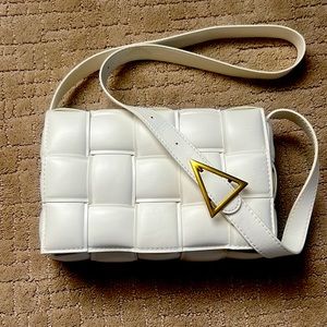 Bottega Venetta look alike purse (not designer)